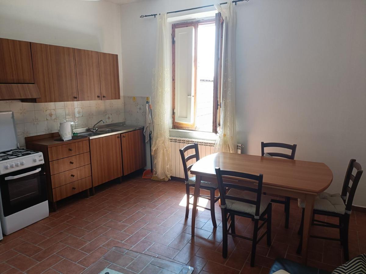 Il Borgo Dei Pini Apartment วินชี ภายนอก รูปภาพ