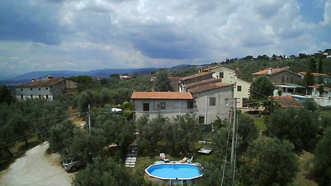 Il Borgo Dei Pini Apartment วินชี ภายนอก รูปภาพ
